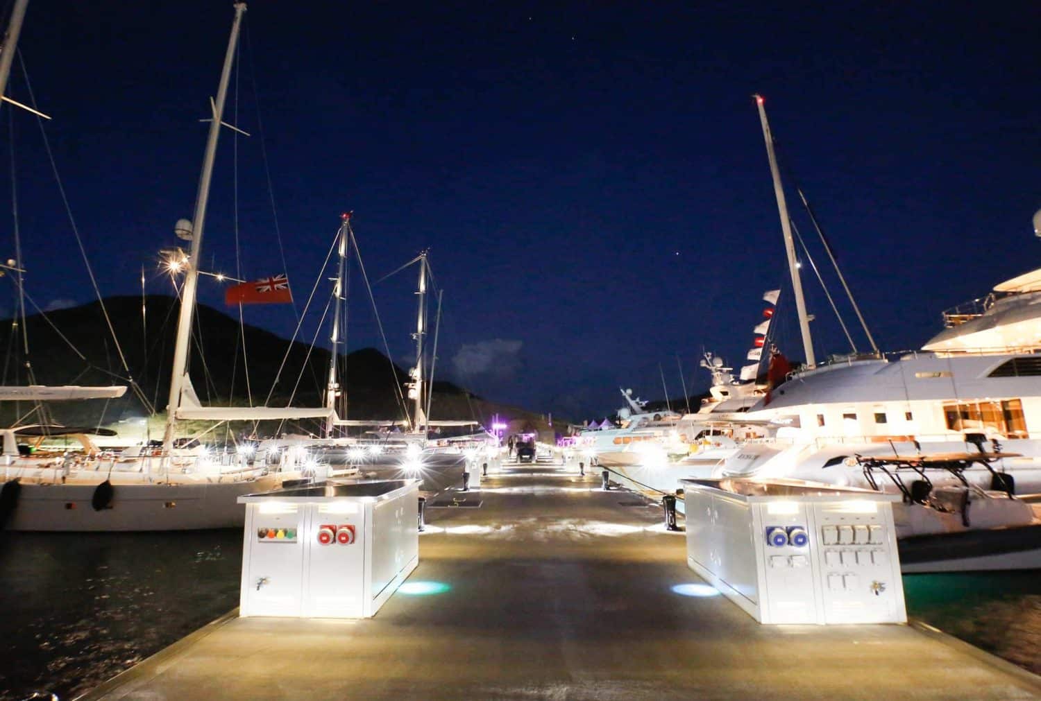 Причал для яхт в курортном комплексе Christophe Harbour 7
